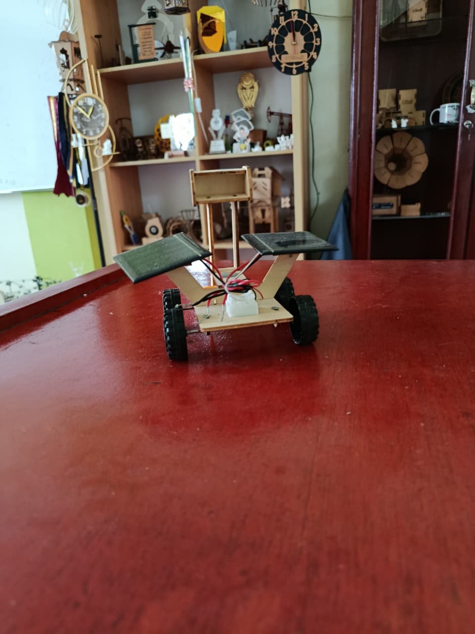 Miniatur Robot Mobil Kayu Triplek