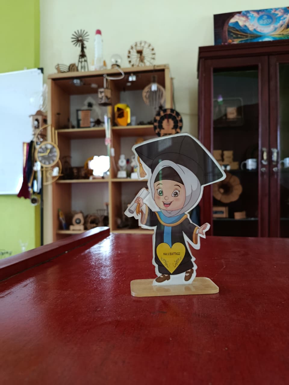 Aksesoris Akrilik Orang Wisuda