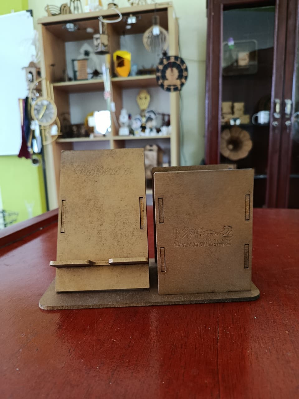 Tempat Hp dan Kotak Pensil